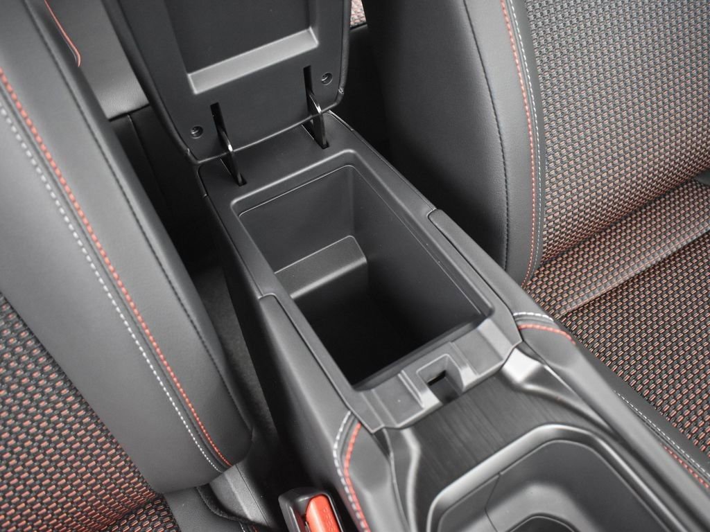 New 2026 Nissan Kicks SR w/ Illumination Package image 24