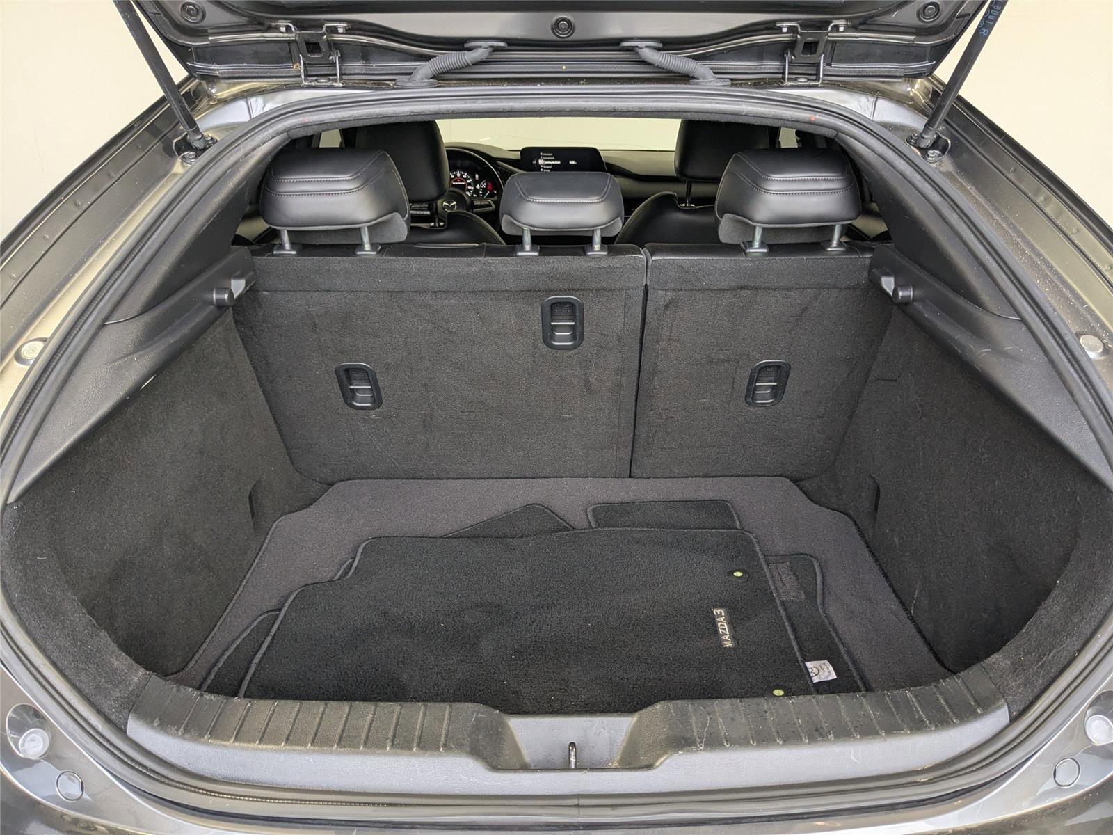Used 2023 MAZDA MAZDA3 s image 9