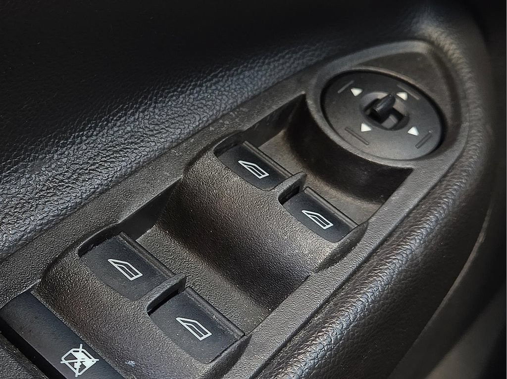 Used 2016 Ford Escape SE AWD/4WD image 16