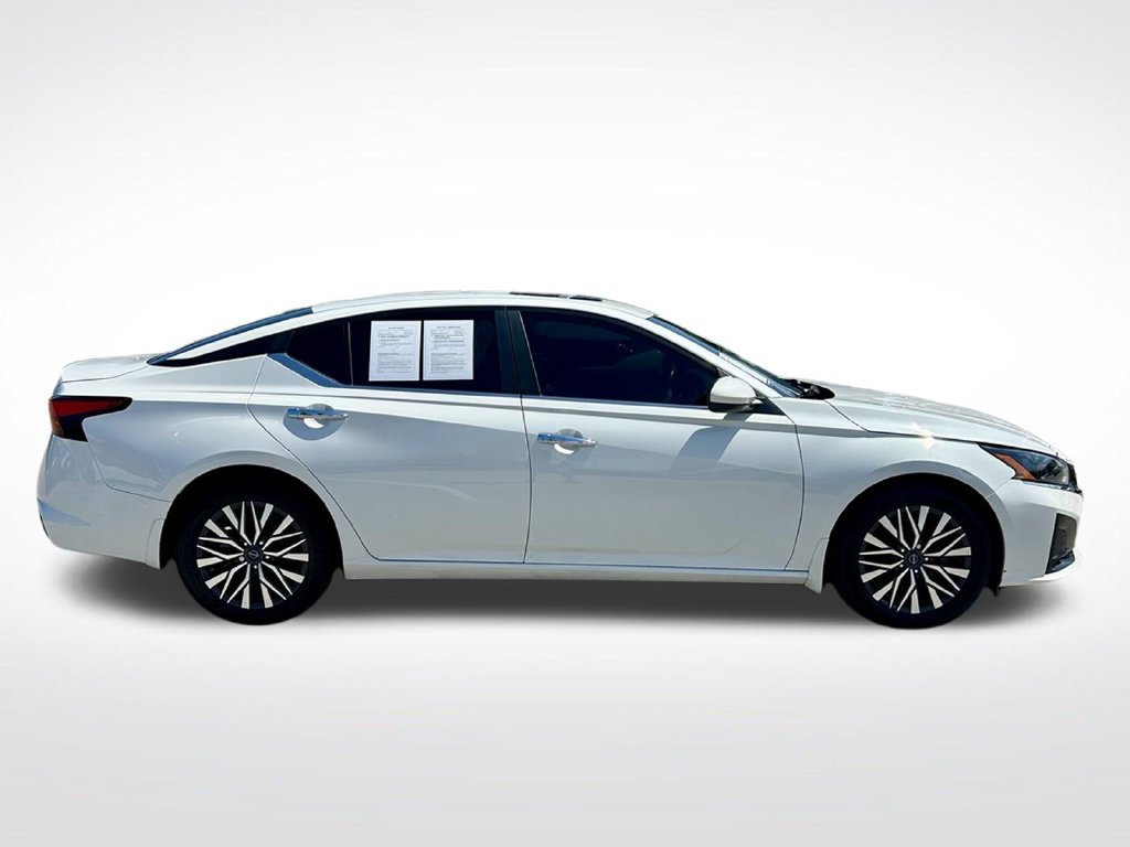Certified 2024 Nissan Altima 2.5 SV w/ SV Premium Package FWD image 5