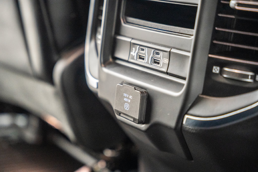 Used 2020 RAM 1500 Laramie AWD/4WD image 40