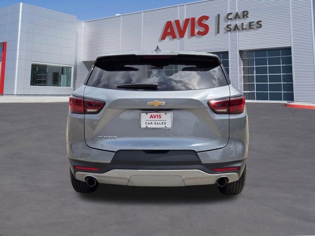 Used 2025 Chevrolet Blazer LT FWD image 7