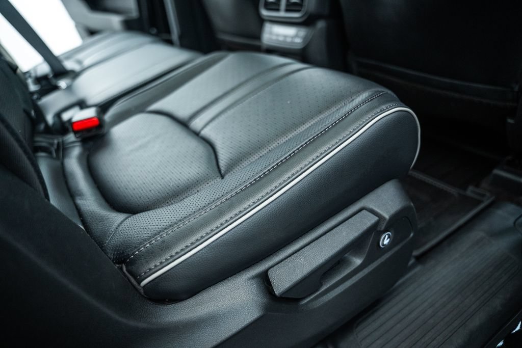Used 2025 Honda Pilot Elite image 37