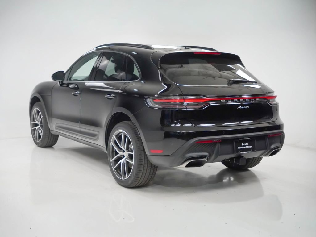 Used 2026 Porsche Macan AWD/4WD image 3