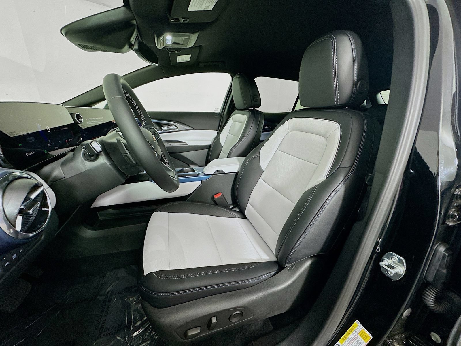 New 2026 Chevrolet Equinox EV LT AWD/4WD image 22