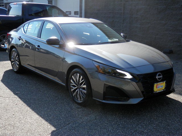 Used 2026 Nissan Altima 2.5 SV FWD image 2