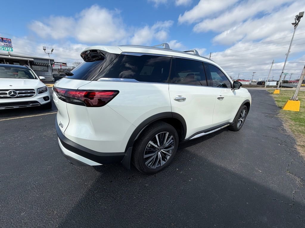 Used 2024 INFINITI QX60 Sensory w/ Vision Package image 3