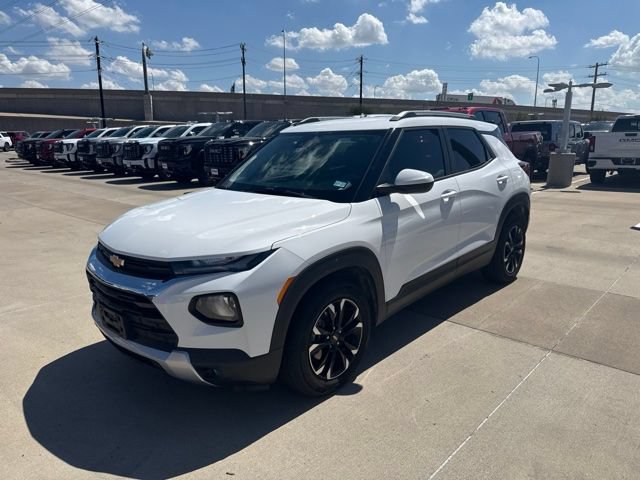 Used 2021 Chevrolet TrailBlazer LT w/ Convenience Package FWD image 2