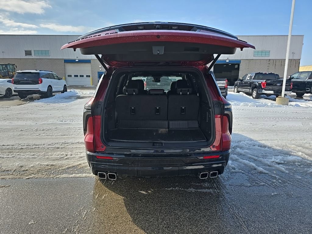 Used 2025 Chevrolet Traverse RS w/ LPO, Floor Liner Package image 5