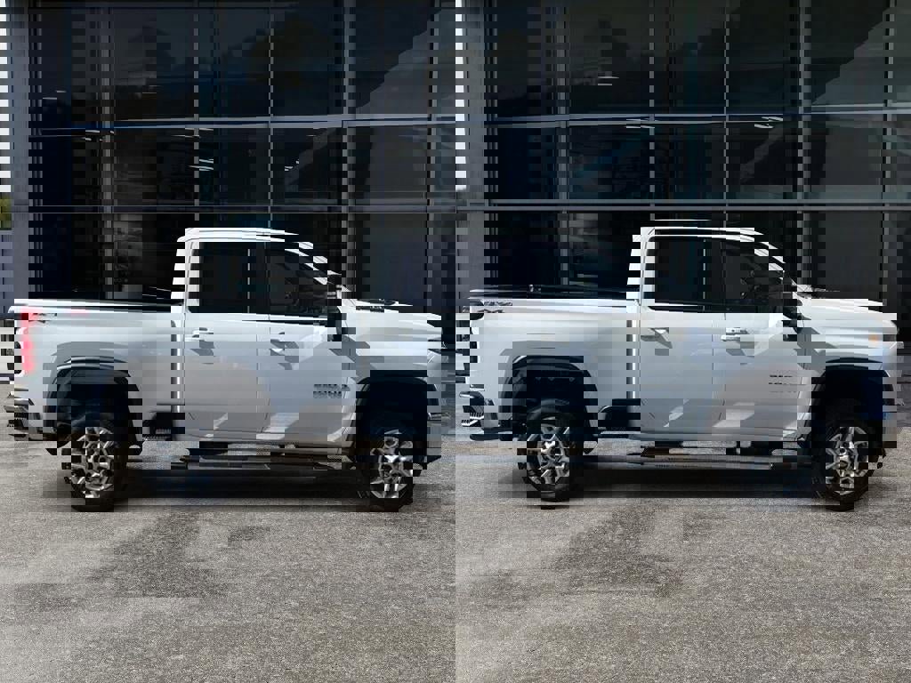 Used 2024 Chevrolet Silverado 2500 LT image 8