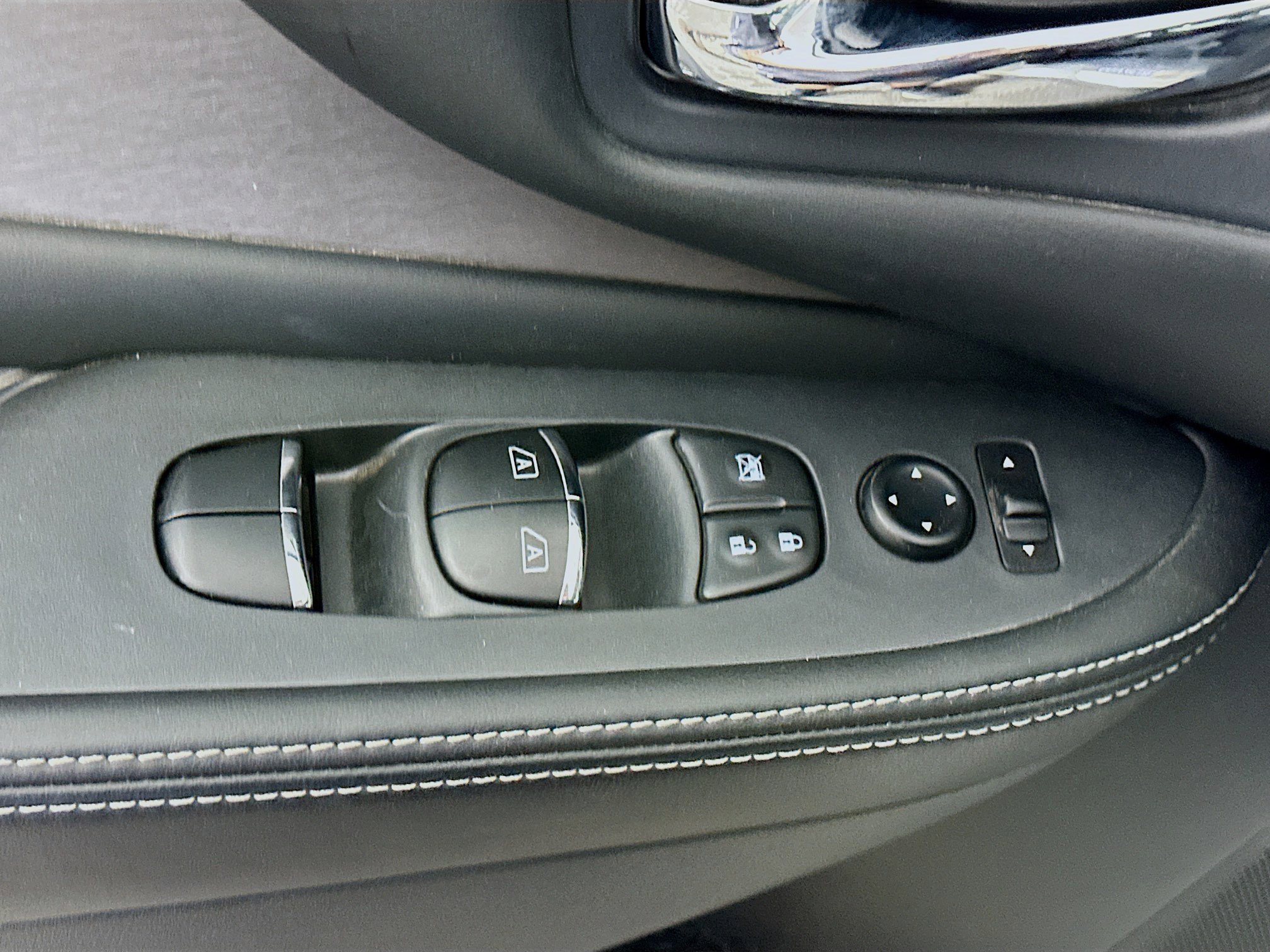 Used 2024 Nissan Murano SL image 15