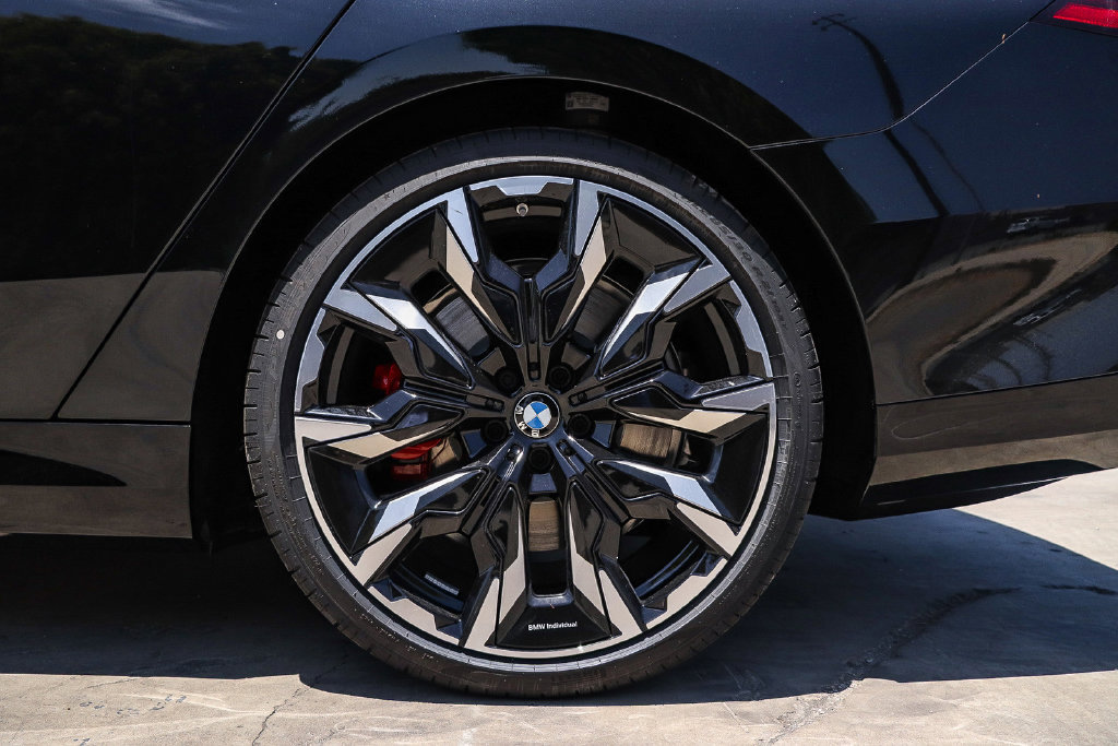 New 2026 BMW i5 M60 w/ M Sport Professional Package AWD/4WD image 11
