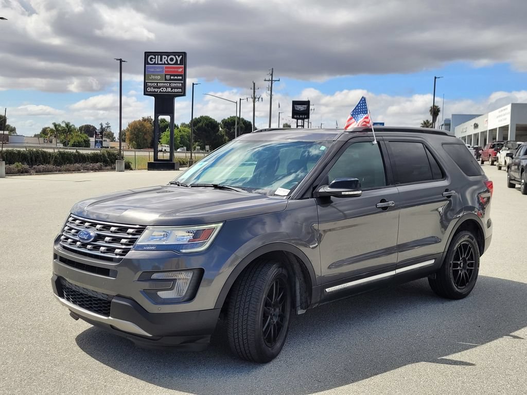 Used 2017 Ford Explorer XLT w/ Equipment Group 202A AWD/4WD image 9