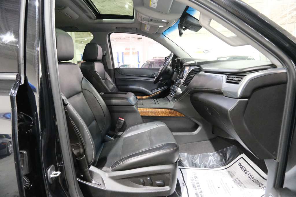 Used 2019 Chevrolet Suburban Premier AWD/4WD image 35