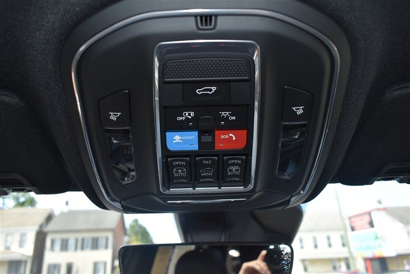 Used 2023 Jeep Grand Cherokee Trailhawk AWD/4WD image 27