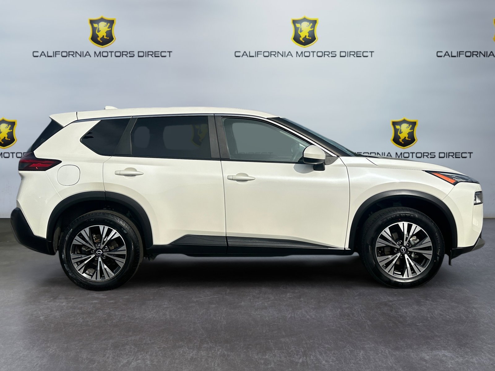 Used 2023 Nissan Rogue SV image 6