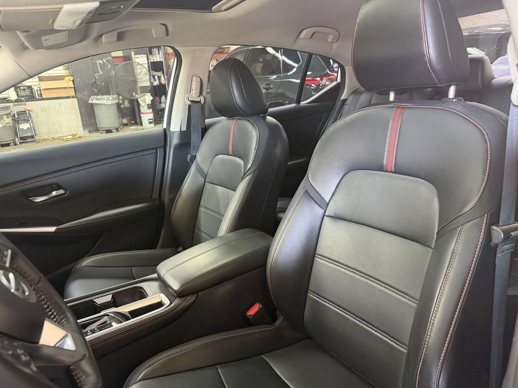 Used 2022 Nissan Sentra SR w/ SR Premium Package FWD image 9