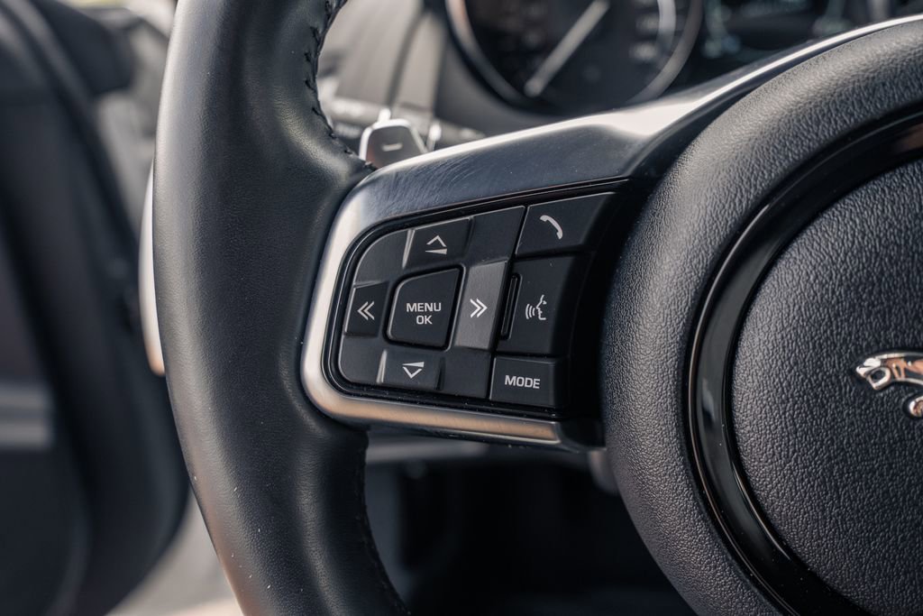 Used 2020 Jaguar F-TYPE R-Dynamic image 23