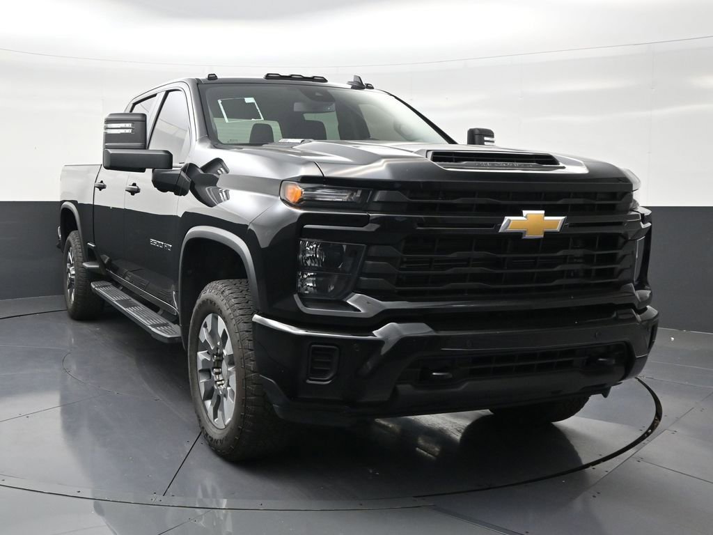Used 2025 Chevrolet Silverado 2500 Custom w/ Custom Value Package AWD/4WD image 7