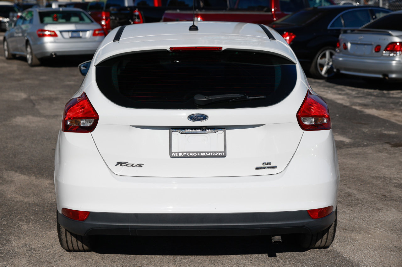Used 2015 Ford Focus SE image 9