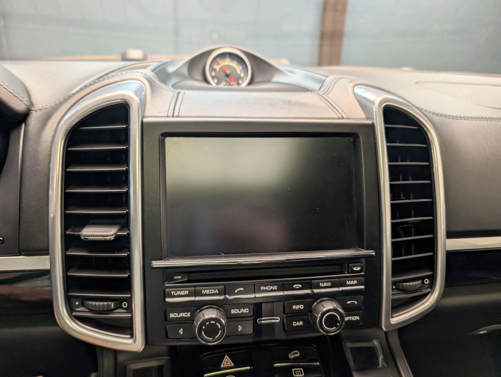 Used 2016 Porsche Cayenne GTS AWD/4WD image 16