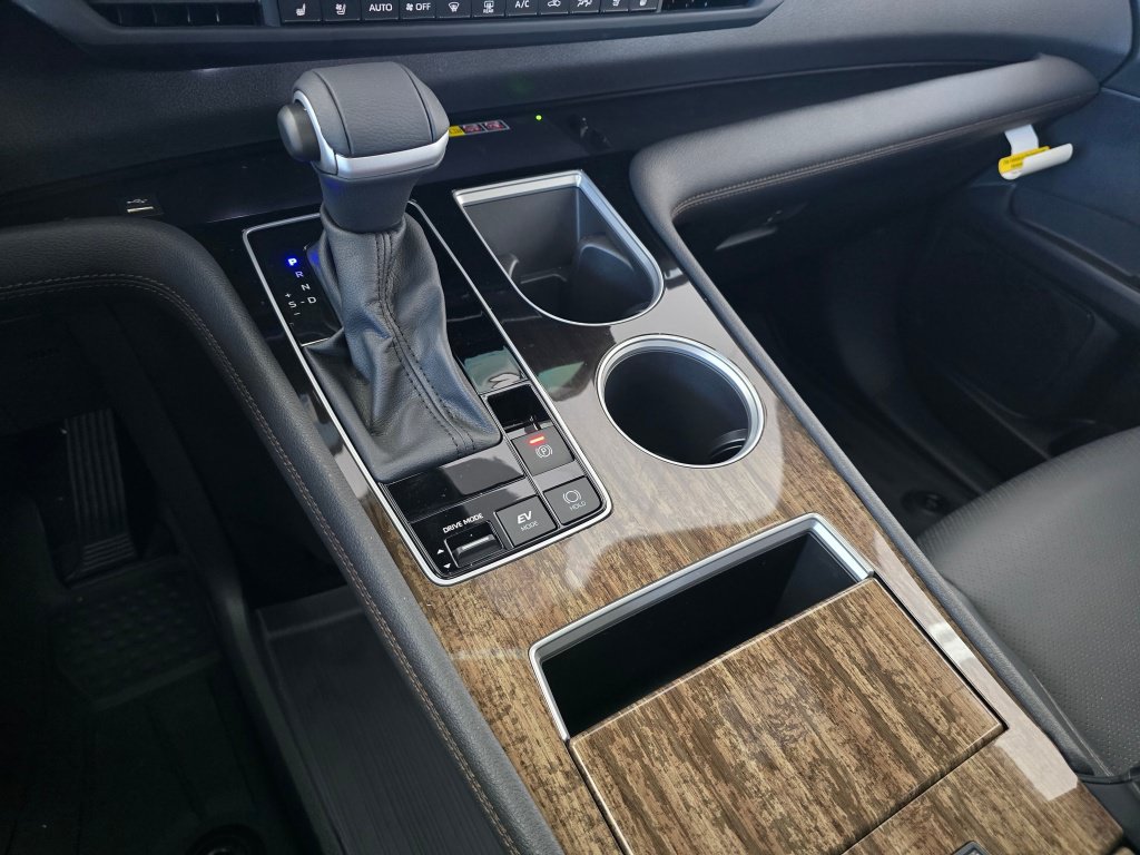 New 2026 Toyota Sienna Limited AWD/4WD image 31