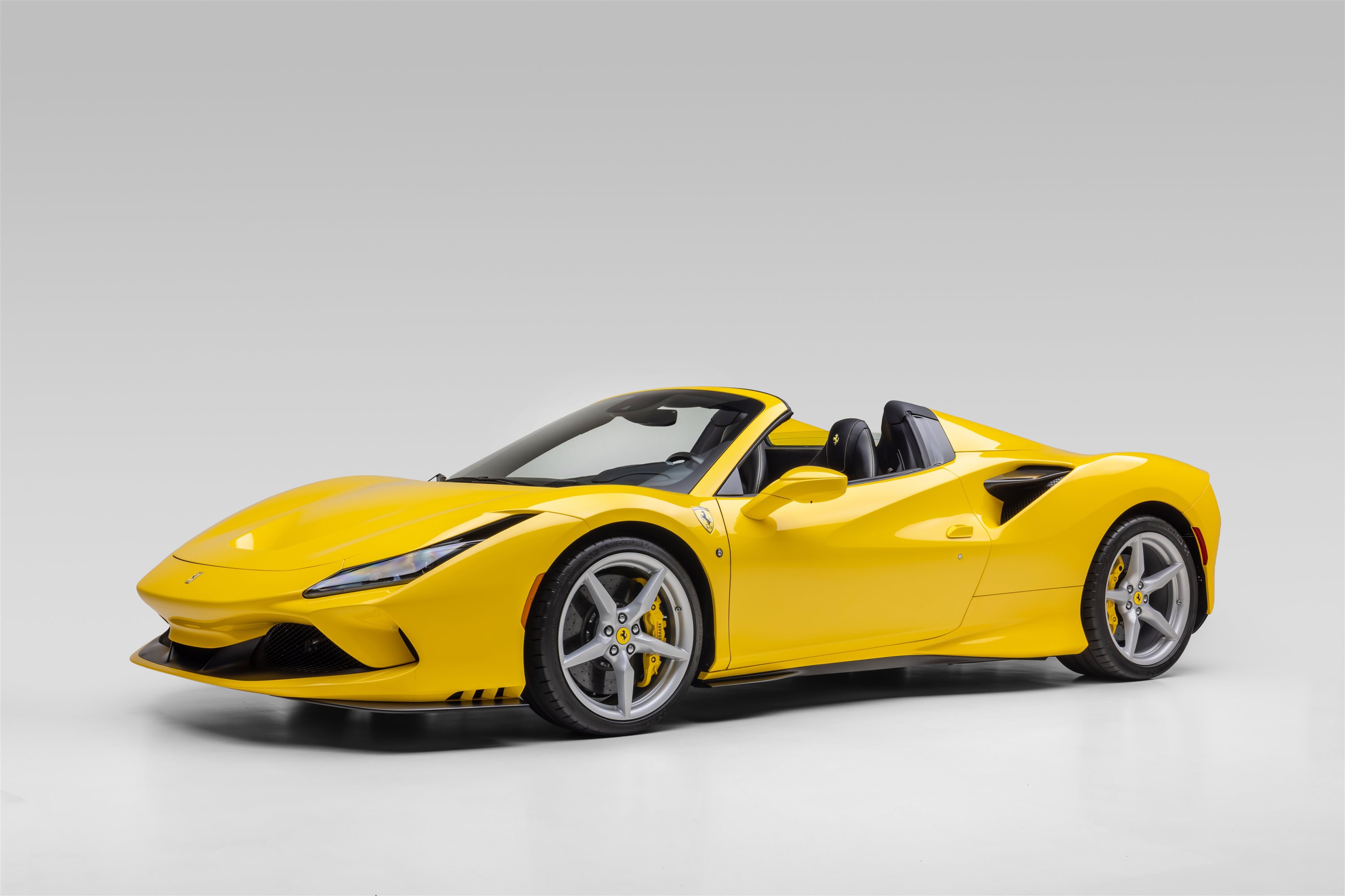Certified 2022 Ferrari F8 Tributo RWD image 2