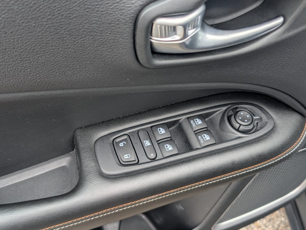 Used 2021 Jeep Compass Sport w/ Cold Weather Group AWD/4WD image 11