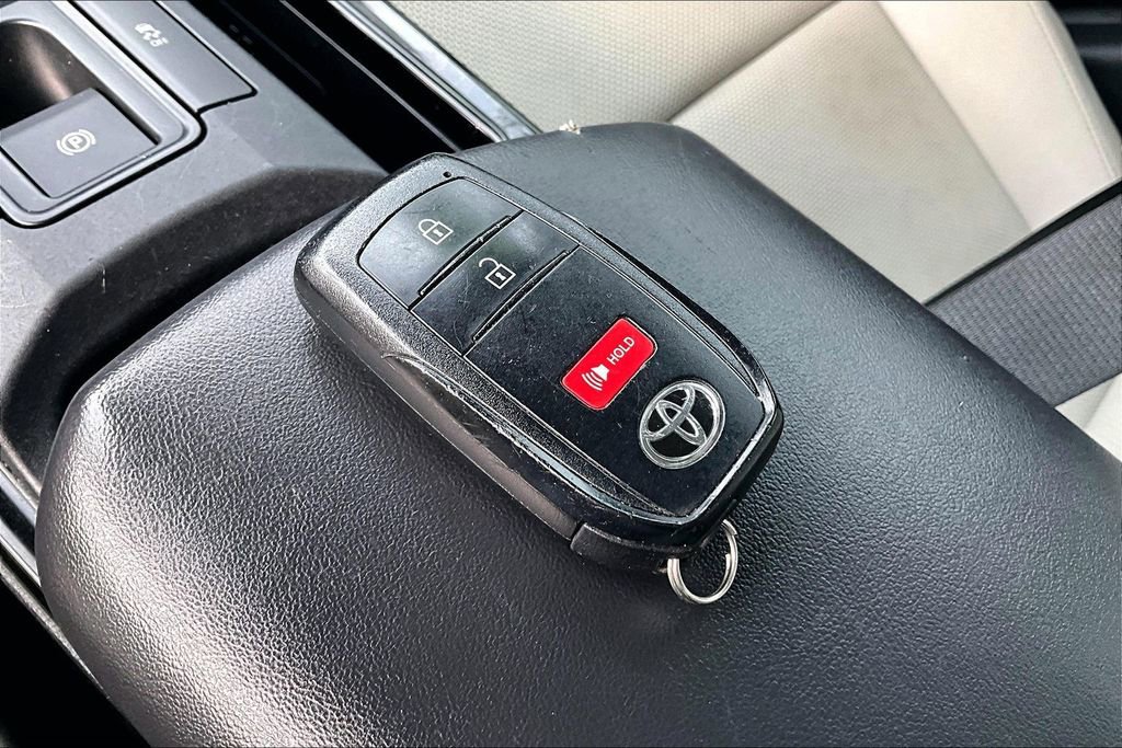 Used 2023 Toyota Prius XLE image 34