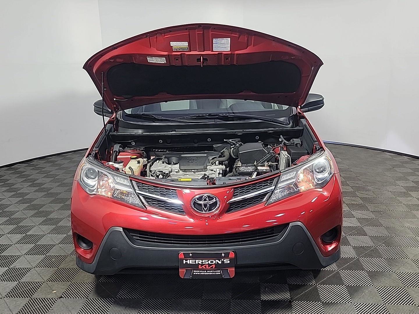 Used 2015 Toyota RAV4 LE image 14