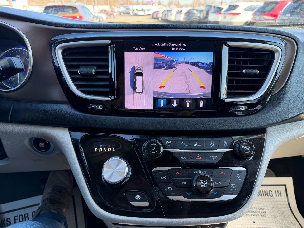 Used 2018 Chrysler Pacifica Touring-L w/ Advanced Safetytec Group image 17