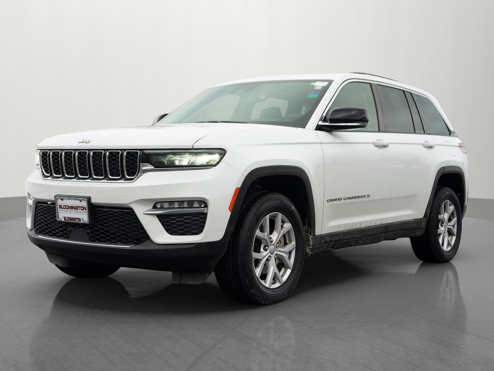 Used 2022 Jeep Grand Cherokee Limited image 3