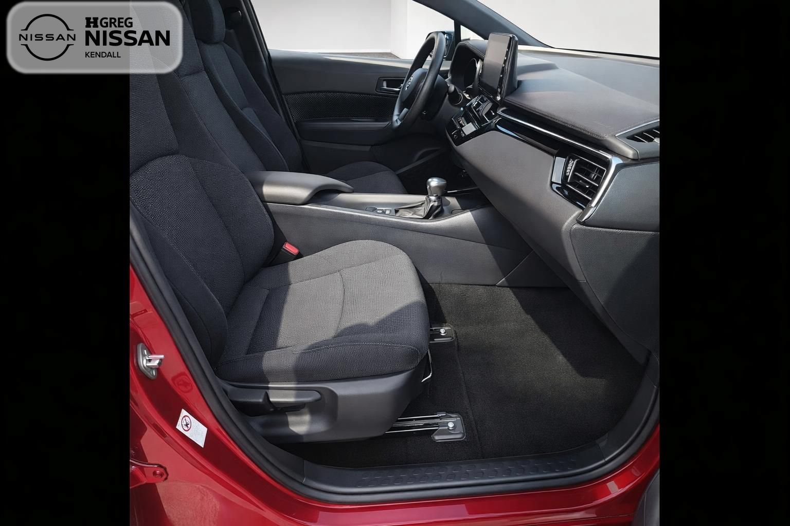 Used 2019 Toyota C-HR LE FWD image 11