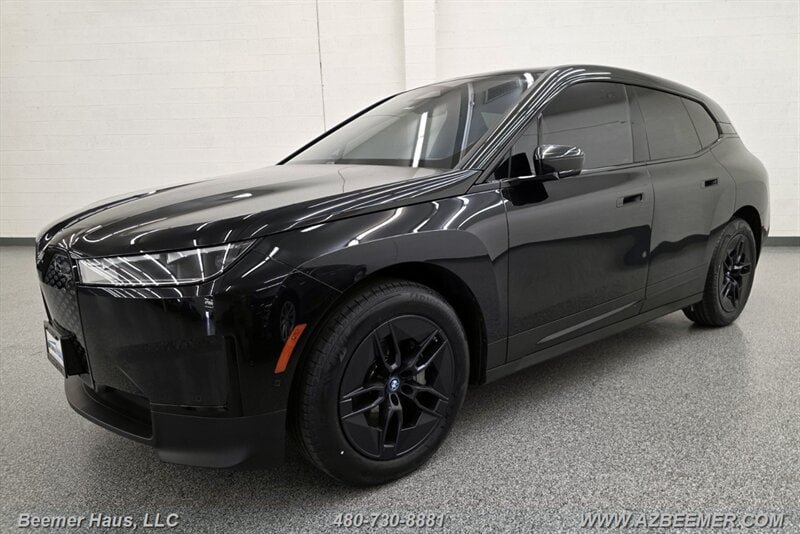 Used 2024 BMW iX xDrive50 AWD/4WD image 2