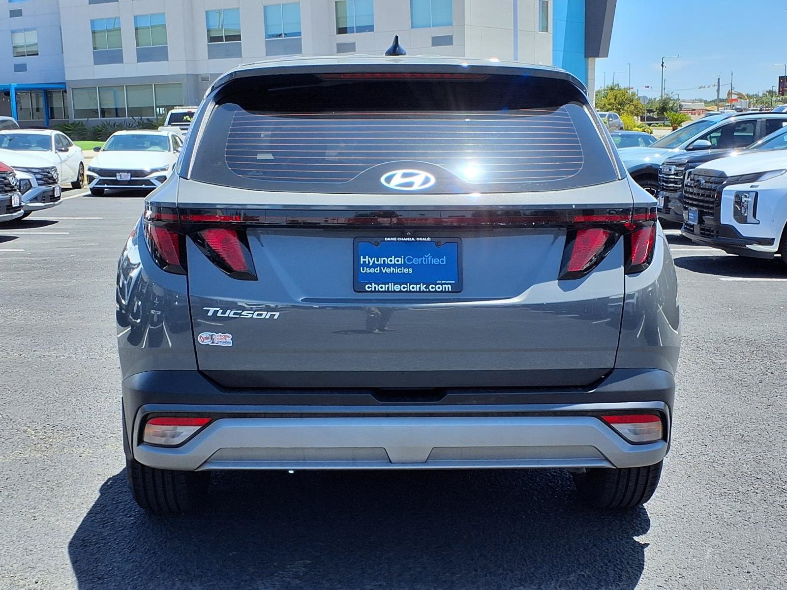 Certified 2025 Hyundai Tucson SE FWD image 6
