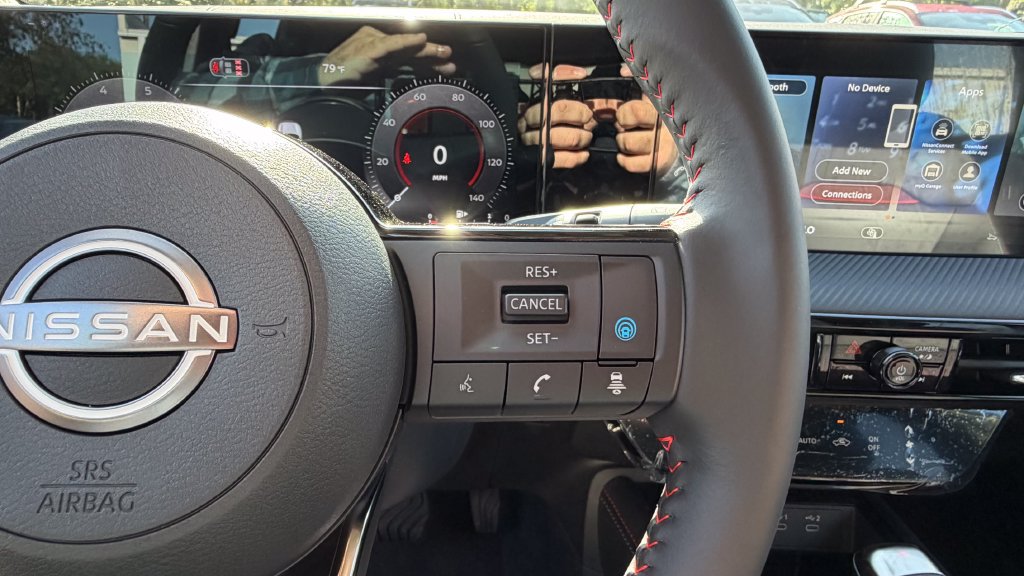 New 2026 Nissan Kicks SR FWD image 21