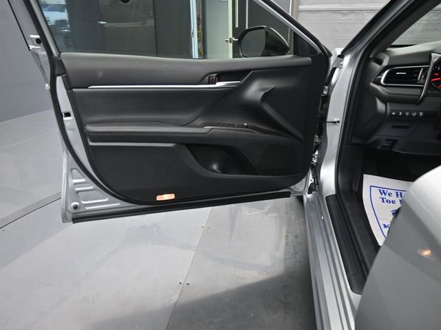 Used 2024 Toyota Camry XSE w/ Navigation Package image 9