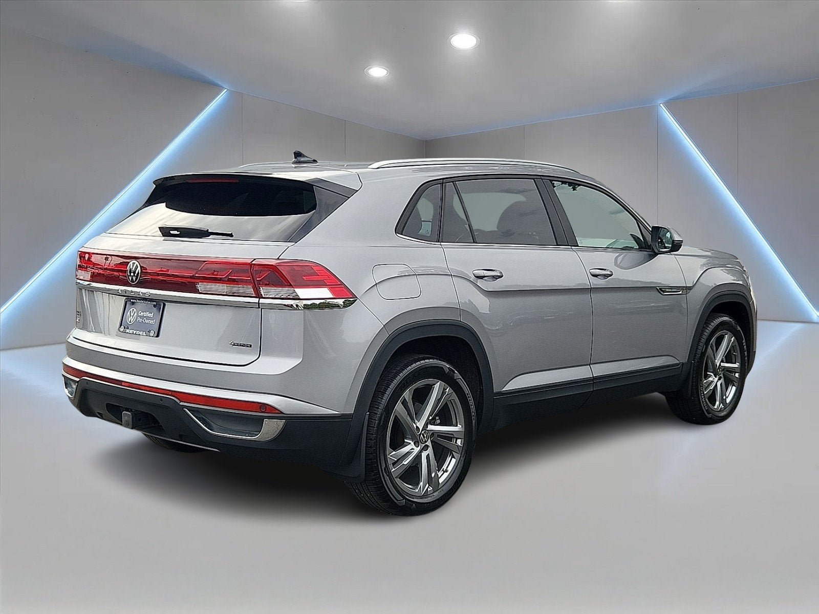 Used 2024 Volkswagen Atlas Cross Sport SE AWD/4WD image 4
