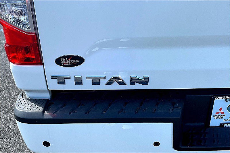 Used 2023 Nissan Titan SV RWD image 9