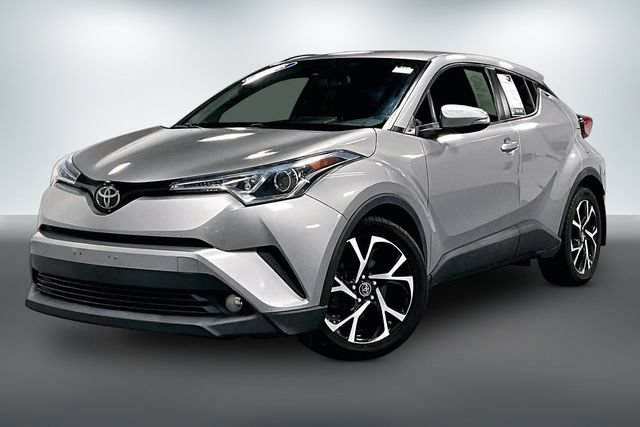Used 2018 Toyota C-HR XLE FWD image 3