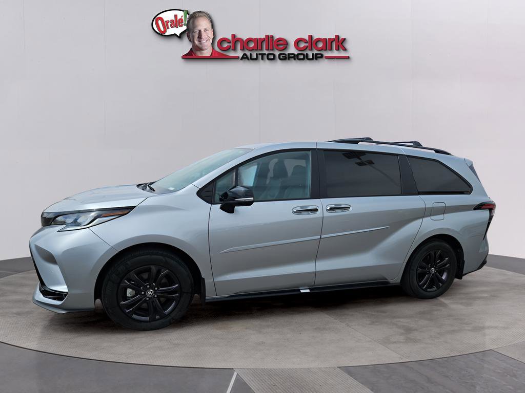 Used 2025 Toyota Sienna XSE w/ XSE Premium Package AWD/4WD image 2
