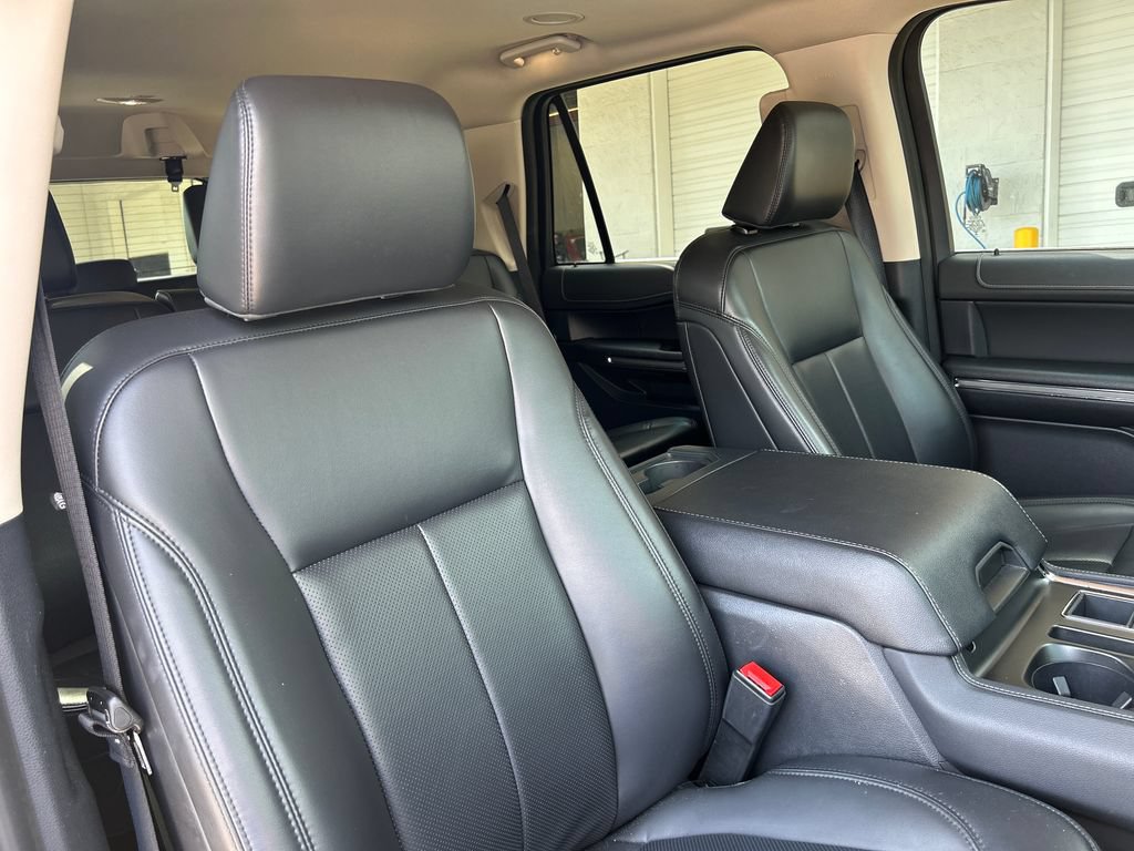 Used 2024 Ford Expedition XLT RWD image 15