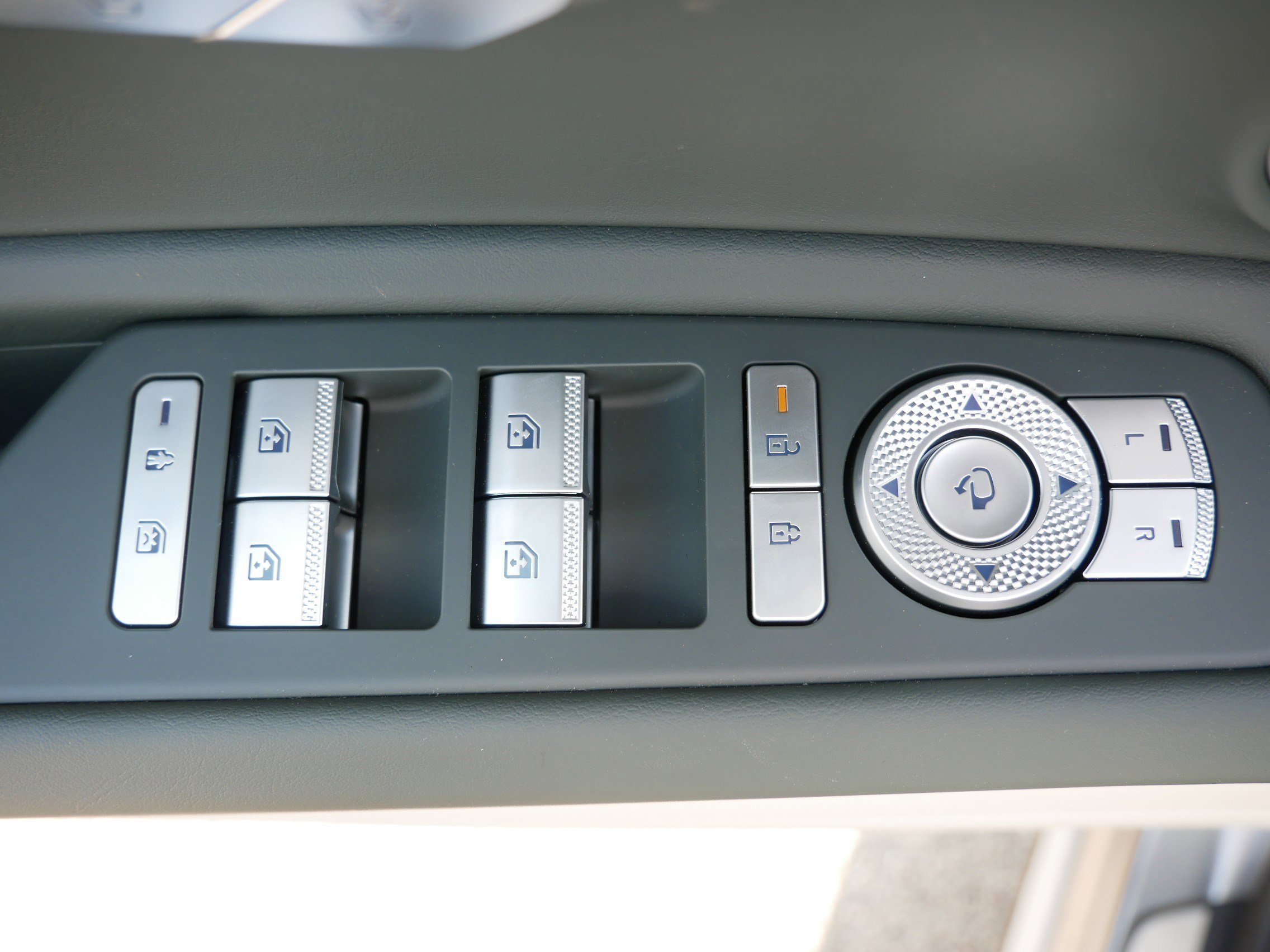 New 2025 Genesis GV80 3.5T Prestige image 8