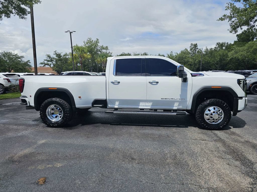 Used 2025 GMC Sierra 3500 Denali w/ Denali Reserve Package AWD/4WD image 3