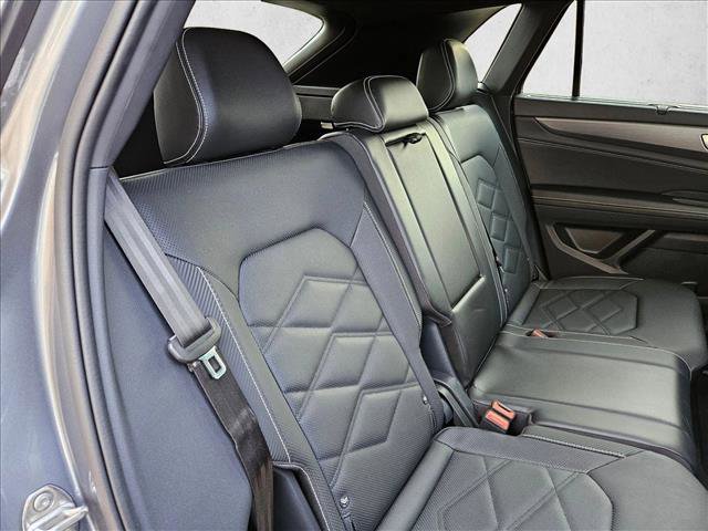 Used 2025 Volkswagen Atlas Cross Sport SE image 19