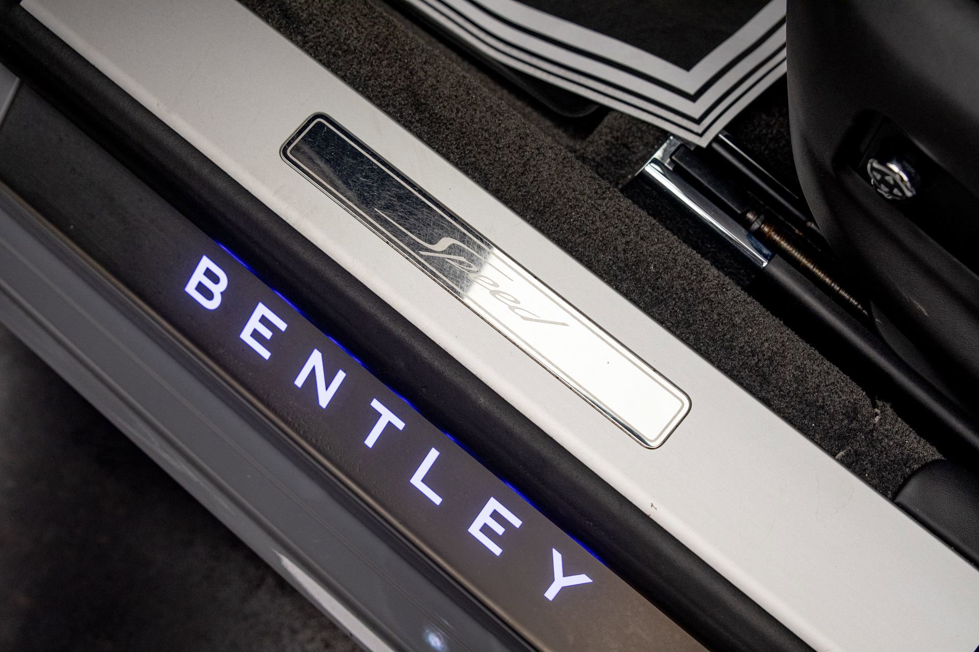 Used 2023 Bentley Flying Spur W12 image 32