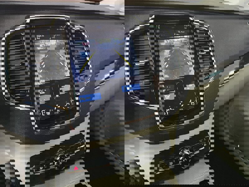 Used 2016 Volvo XC90 T6 Momentum w/ Momentum Plus Package image 28