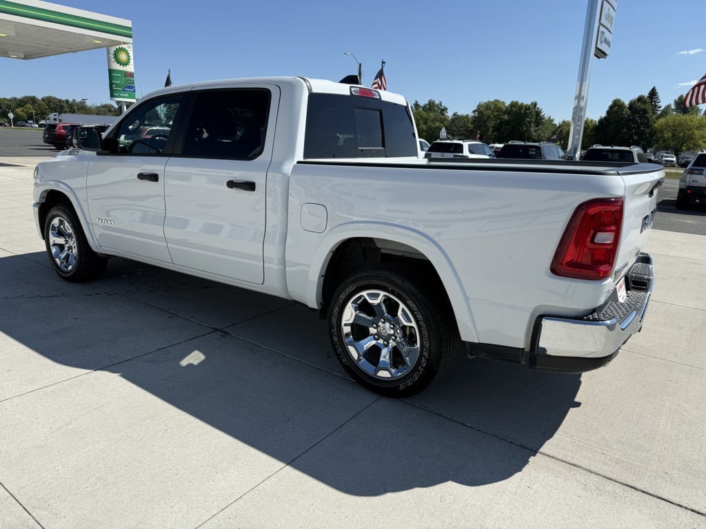 Used 2026 RAM 1500 Big Horn AWD/4WD image 6