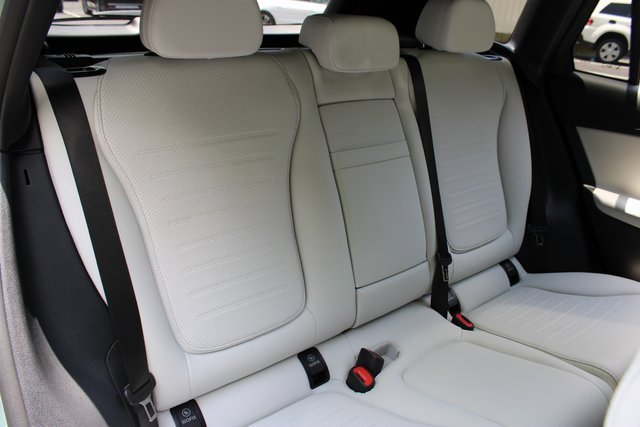 Used 2025 Mercedes-Benz GLC 350e 4MATIC w/ AMG Line image 16