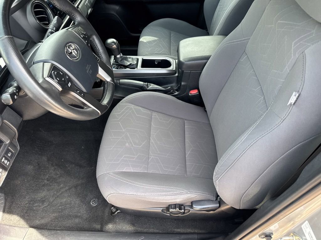 Used 2019 Toyota Tacoma TRD Off-Road w/ Technology Package AWD/4WD image 25